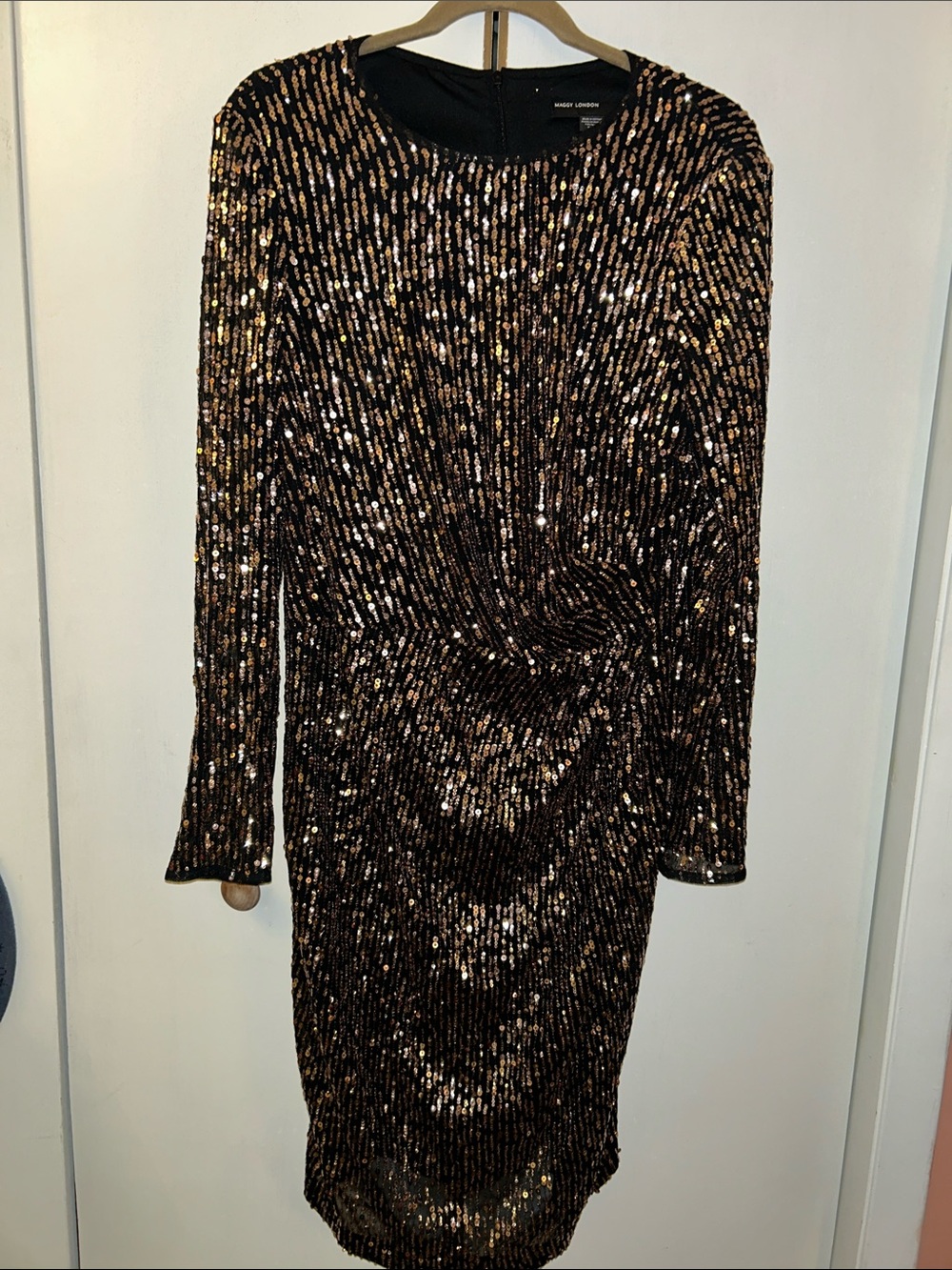 Sequin Twist Waist Long-Sleeve Sequin Cocktail Dress - Black & Copper